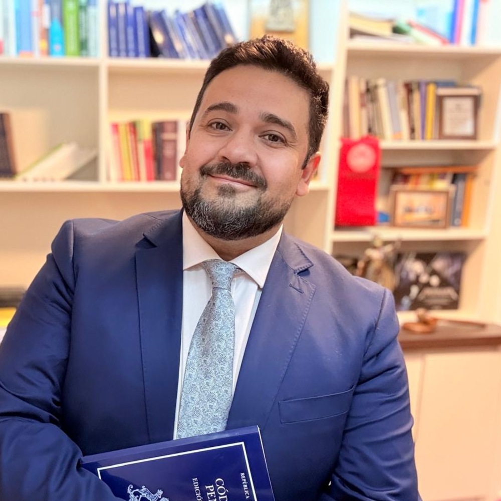 Leonel Torres Labbé, abogado y profesor de Derecho Procesal